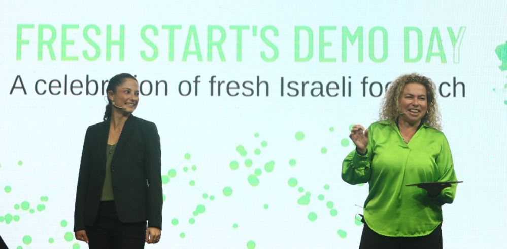Noga Sela Shalev and Dr Tammy Meiron on stage. Image credit: Fresh Start