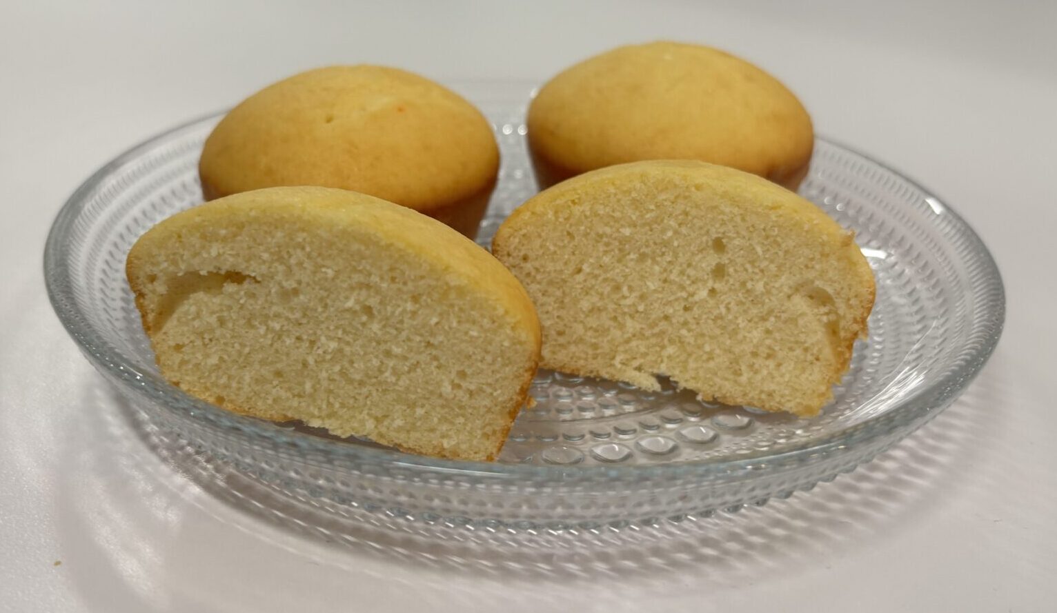 Betty Crocker yellow cake mix made with Onego Bio's ovalbumin, oil, and water. Image credit: Elaine Watson