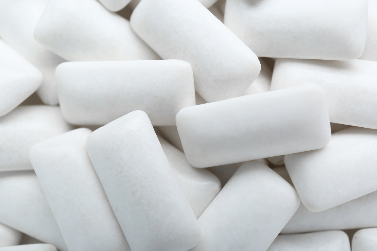 White chewing gum pellets. Image credit: istock/Liudmila Chernetska