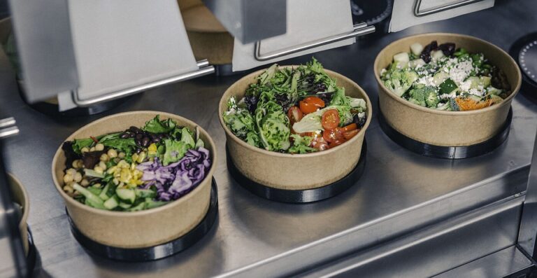 Cibotica salad bowl dispensing tech Image credit Appetronix