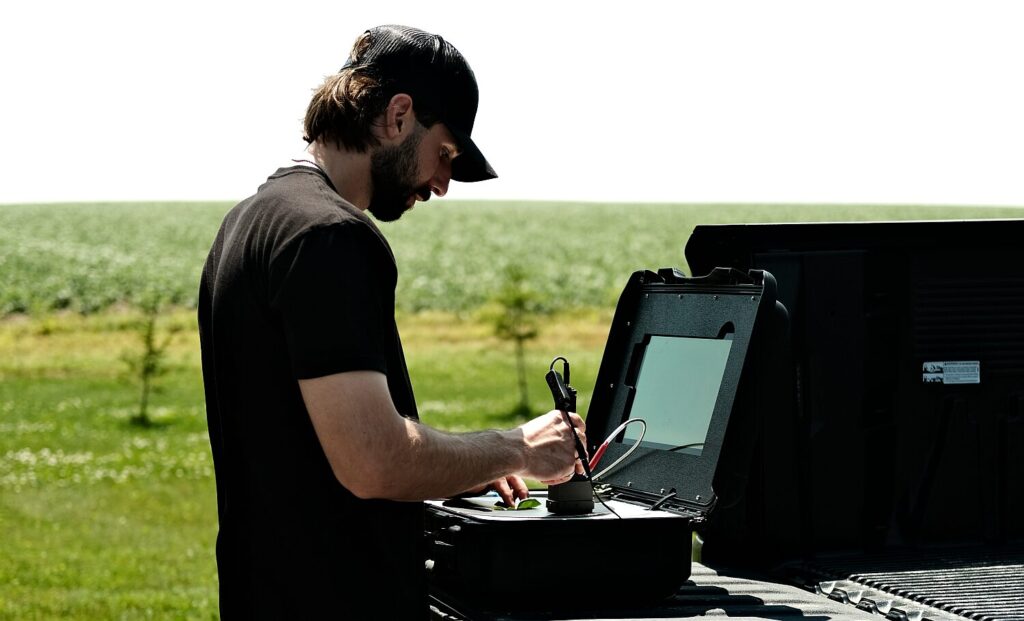 Picketa scanning in the field Image credit Picketa